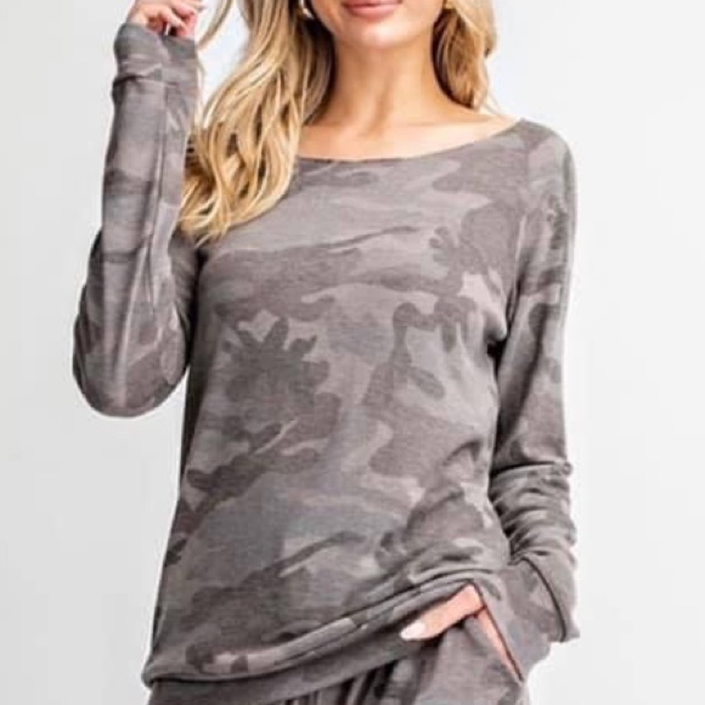 Women’s Lightweight Camo Long Sleeve Top